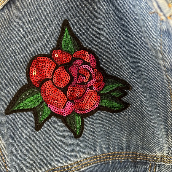*SOLD*Forever 21 | Oversized Rose Embroidered Patch Denim Jacket - Picture 7 of 13
